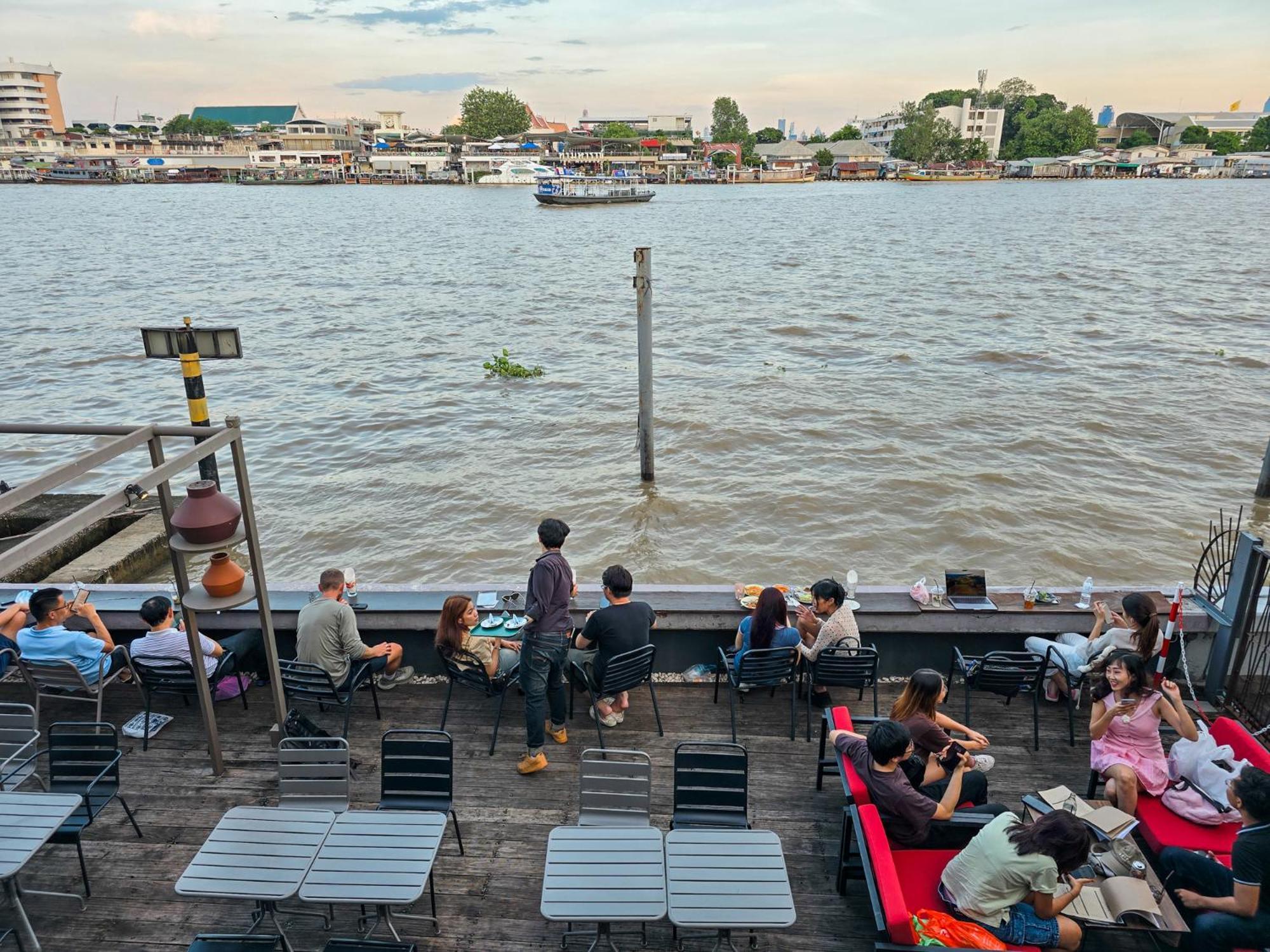 Baan Wanglang Riverside, Бангкок Екстер'єр фото